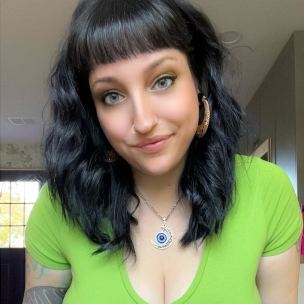 Meet your Posher, Lisa